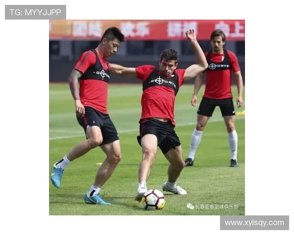 亚特兰大老鹰迎战强敌挑战赛季目标全力以赴争取胜利