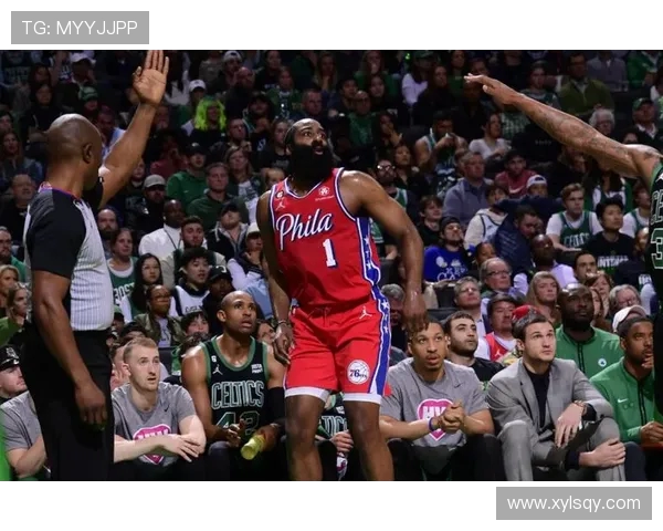 猛龙与76人激战正酣 谁能在季后赛中占得先机 竞技场上的巅峰对决即将上演