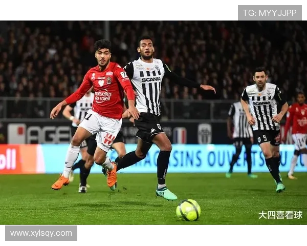 巴黎圣日耳曼迎战雷恩 强强对决引爆法甲激战悬念重重