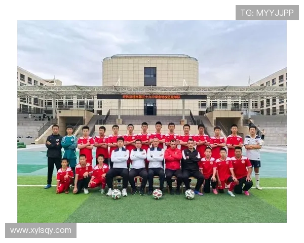 湖南湘涛足球队奋勇拼搏 力求重返顶级联赛 展现无畏拼劲与团队精神