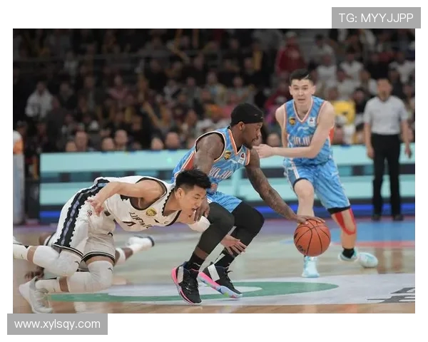 新疆广汇迎强敌鏖战焦点之夜全队誓夺胜利点燃新赛季激情